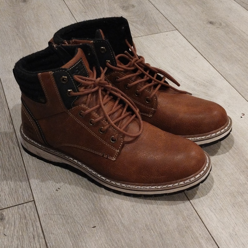 B52 boots
